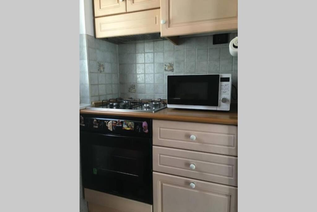 La Casa Di Lory Apartment บรูนาเต ภายนอก รูปภาพ